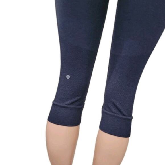 Lululemon Seamlessly Street Crop Leggings Women's Size 8 Cadet Blue Yoga - Picture 10 of 13